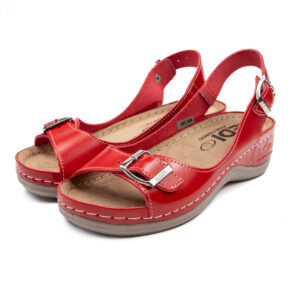 червени сандали от естествена кожа