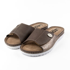 дамски анатомични чехли в кафяв цвят с велкро закопчаване